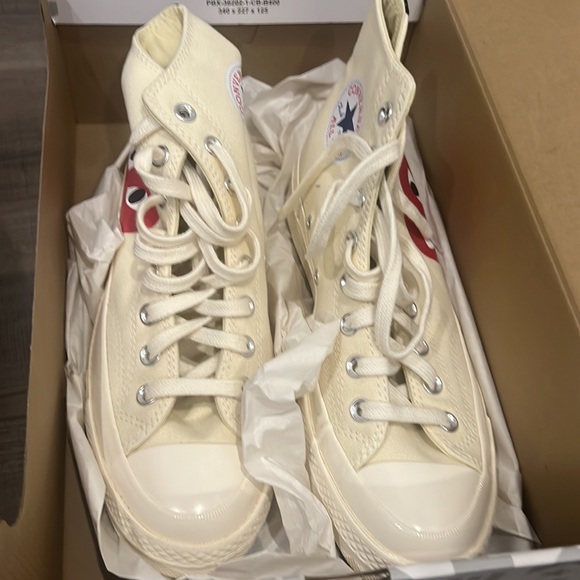 Like new wore once converse play comme des Garcons sneakers - Picture 2 of 6